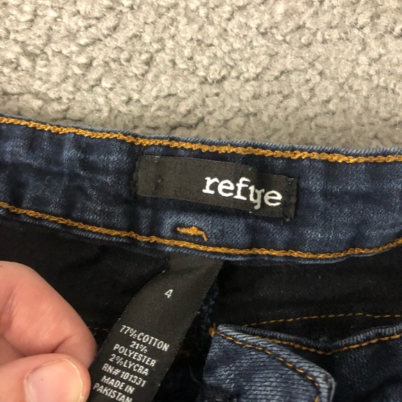 High Rise Dark Wash Jeans - Picture 2 of 4